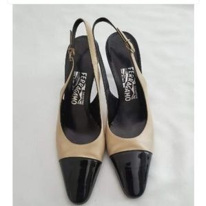 Salvatore Ferragamo b&w Slingbacks sz 8B